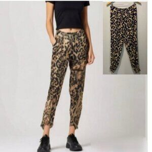 Katies Leopard Pant Relaxed Fit Pull-on Crop pant Size 8